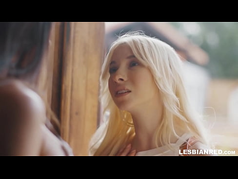 ❤️ Tjejen kommer hem några månader senare och slutar med att äta sin styvmors fitta. ❤️❌ Högkvalitativ porr at us ❌